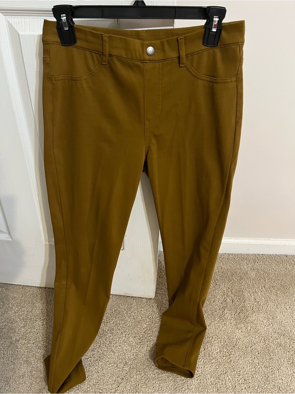 Uniqlo Cropped Ankle Pants in Brown